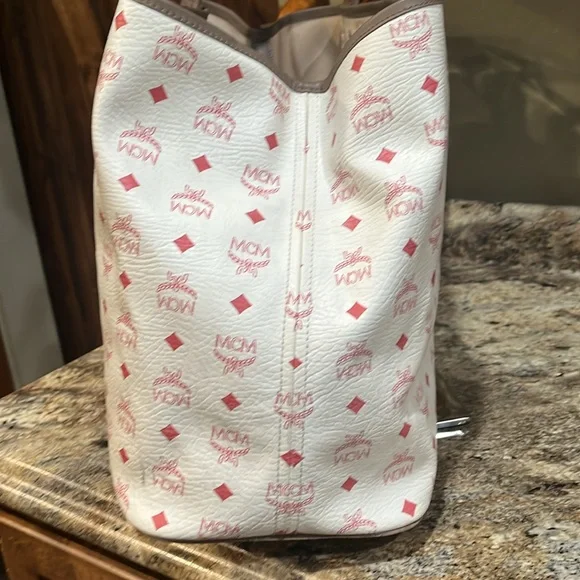 Host Appreciation First and Second prize on a random Wheel draw - Picture 4 of 11